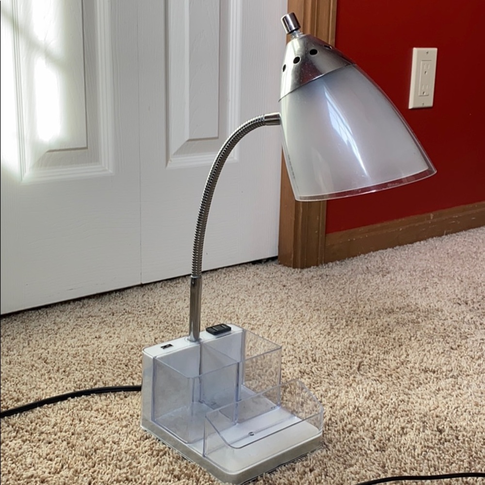 Desk task lamp